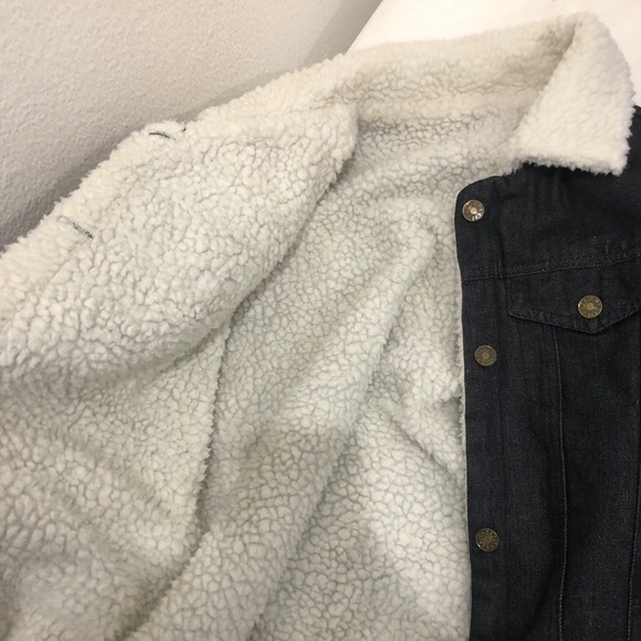 Black fuzzy jacket - Picture 5 of 5